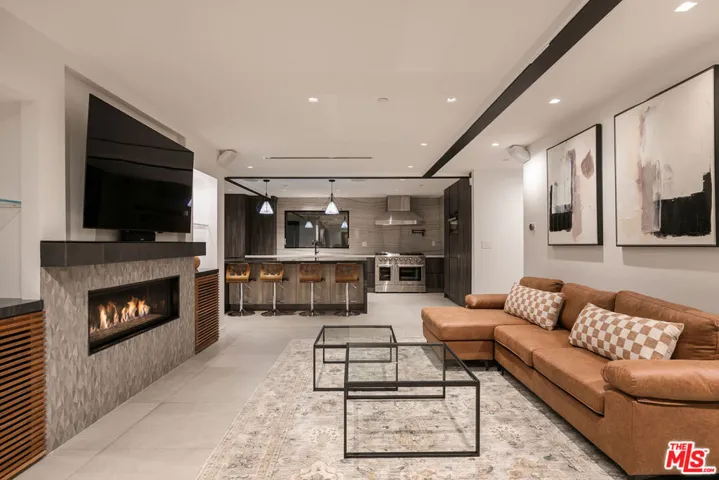 26029 Farmfield Road, Calabasas, California 91302