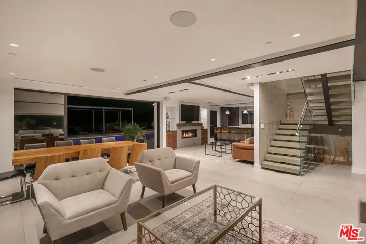 26029 Farmfield Road, Calabasas, California 91302