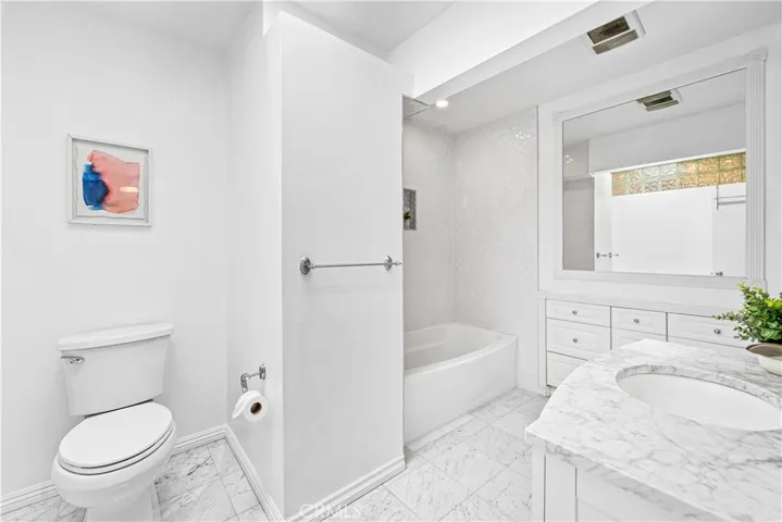 Full Bathroom.