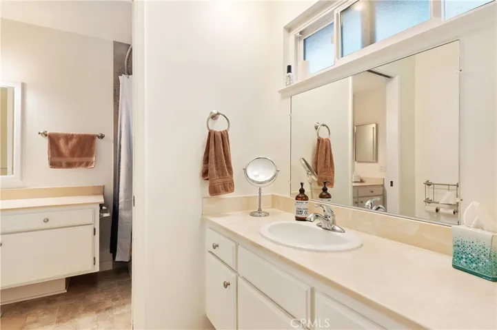 371 Dunsmuir Avenue, Ventura, California 93004