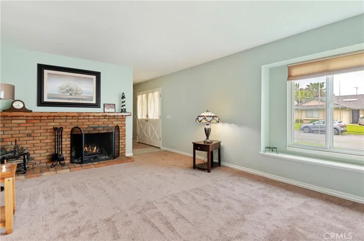 371 Dunsmuir Avenue, Ventura, California 93004