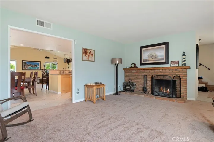 371 Dunsmuir Avenue, Ventura, California 93004
