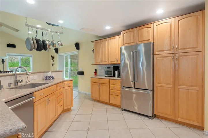 371 Dunsmuir Avenue, Ventura, California 93004