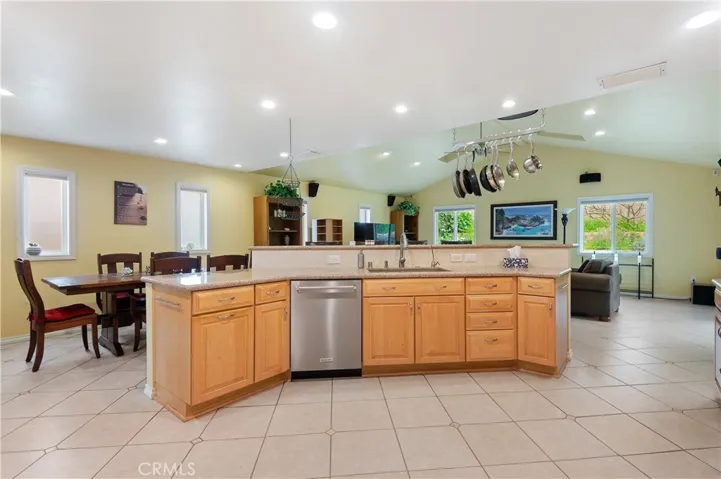 371 Dunsmuir Avenue, Ventura, California 93004