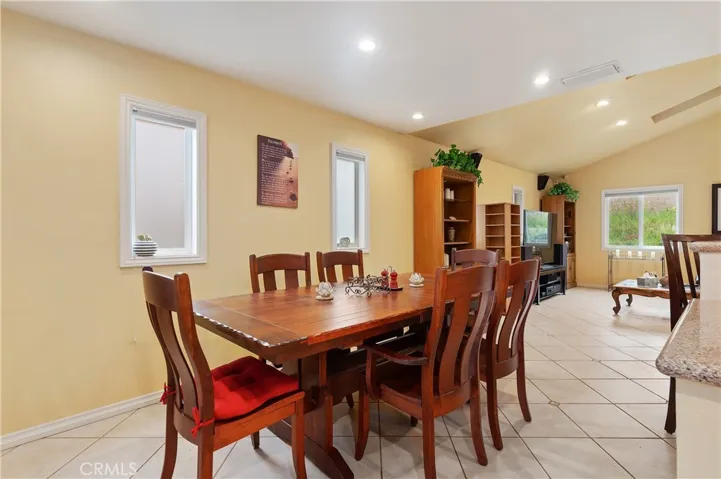 371 Dunsmuir Avenue, Ventura, California 93004