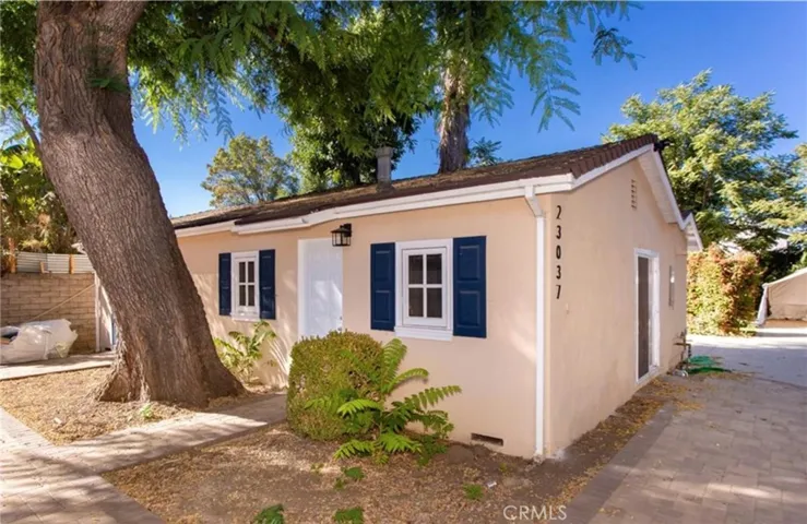 23037 Canzonet, Woodland Hills, California 91367