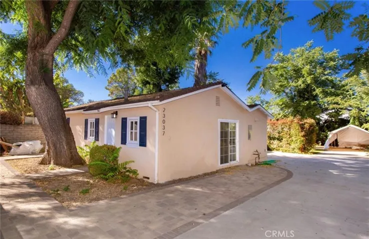 23037 Canzonet, Woodland Hills, California 91367