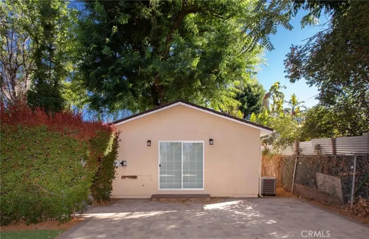 23037 Canzonet, Woodland Hills, California 91367