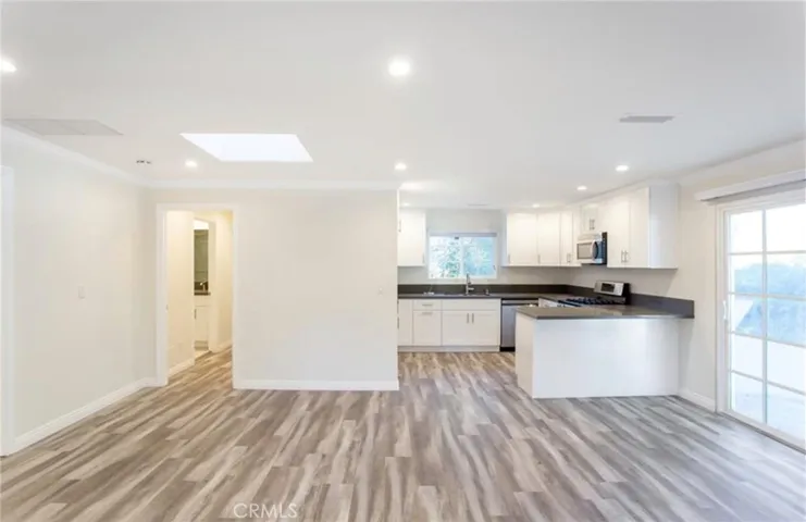 23037 Canzonet, Woodland Hills, California 91367