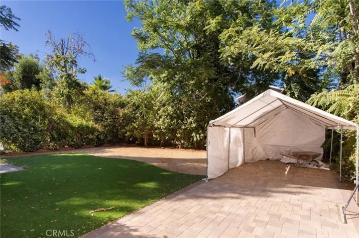 23037 Canzonet, Woodland Hills, California 91367