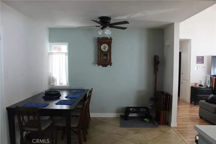 Dining area facing Wesr