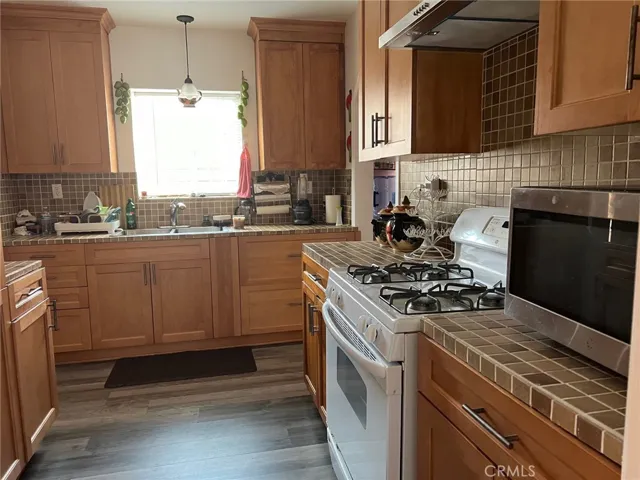 1101 W 81st Place, Los Angeles, California 90044
