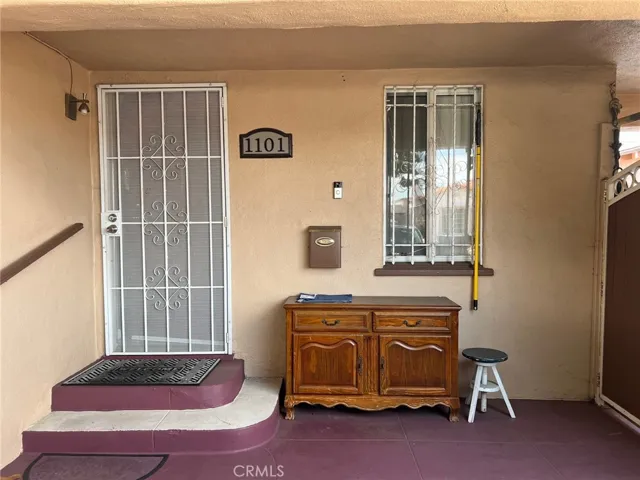 1101 W 81st Place, Los Angeles, California 90044