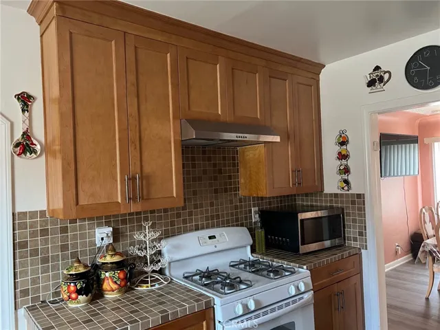 1101 W 81st Place, Los Angeles, California 90044