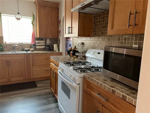 1101 W 81st Place, Los Angeles, California 90044