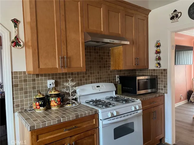 1101 W 81st Place, Los Angeles, California 90044
