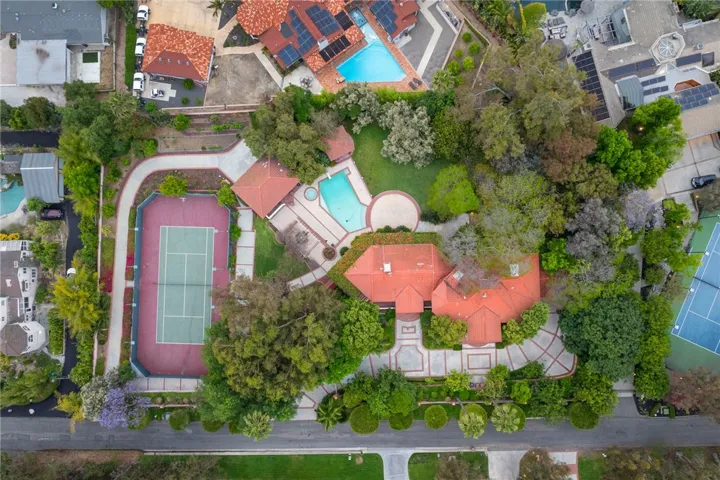 242 S Peralta Hills Drive, Anaheim Hills, California 92807