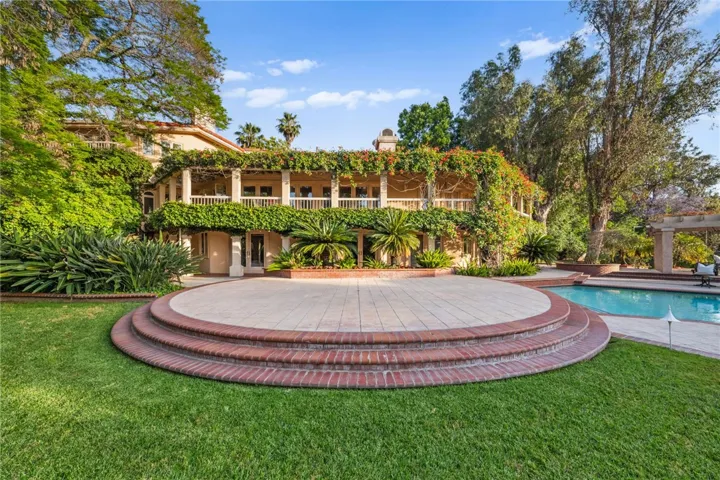 242 S Peralta Hills Drive, Anaheim Hills, California 92807