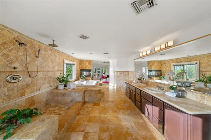 242 S Peralta Hills Drive, Anaheim Hills, California 92807