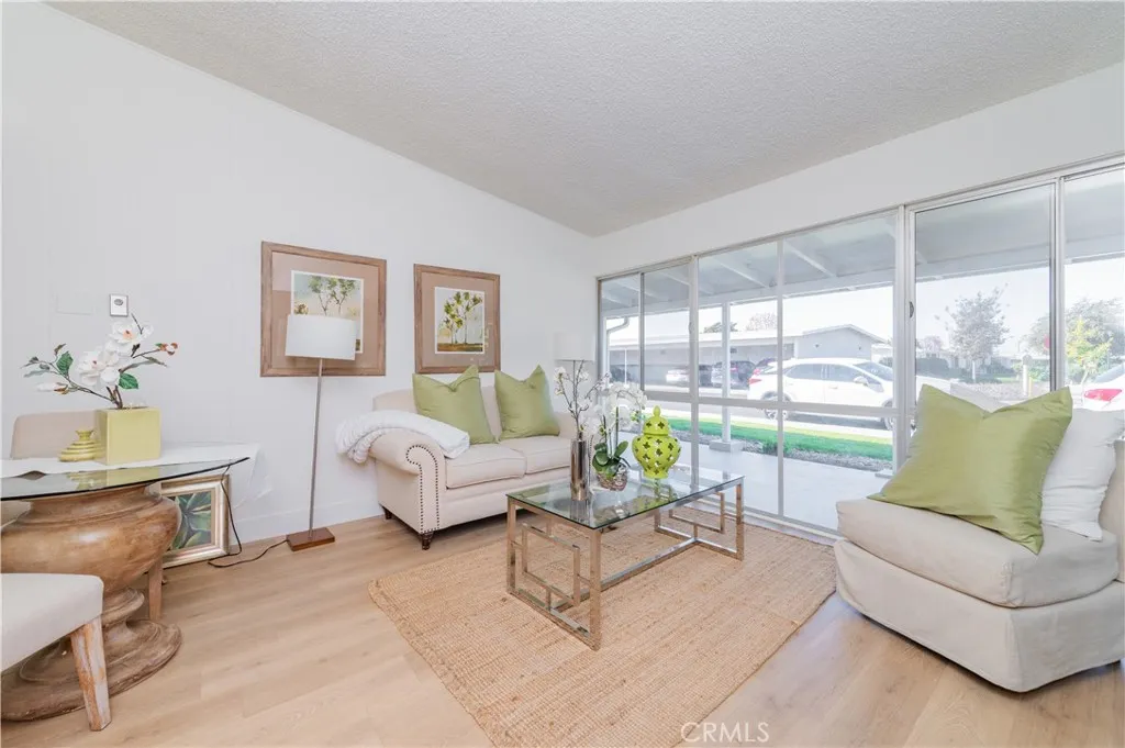 13902 Thunderbird 8j, Seal Beach, California 90740 home-pic-2