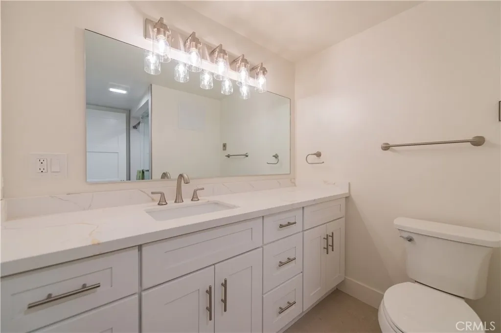 13902 Thunderbird 8j, Seal Beach, California 90740 home-pic-4