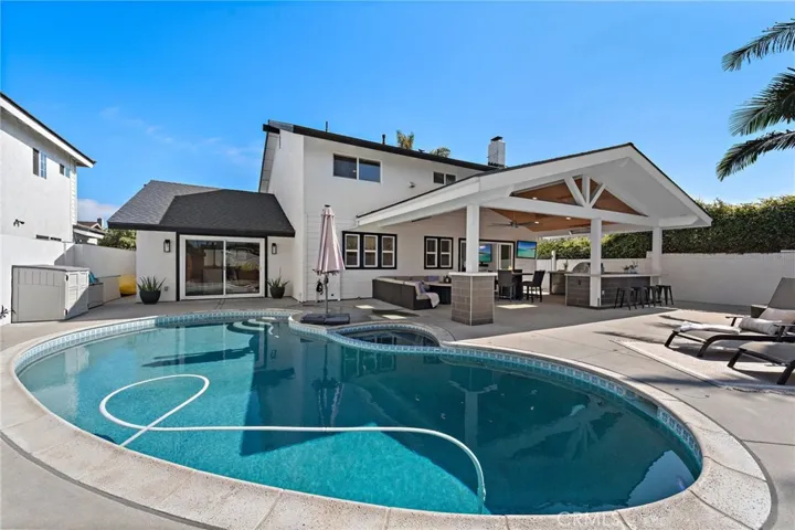 5341 Kenilworth Drive, Huntington Beach, California 92649