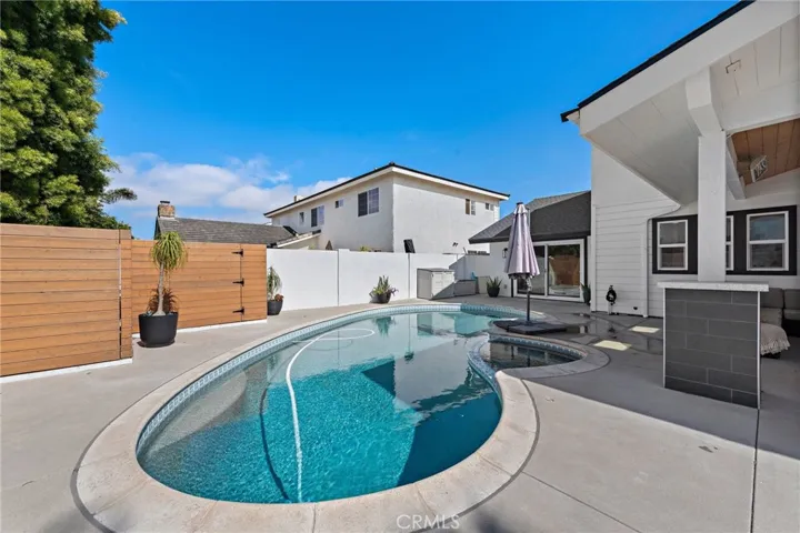 5341 Kenilworth Drive, Huntington Beach, California 92649