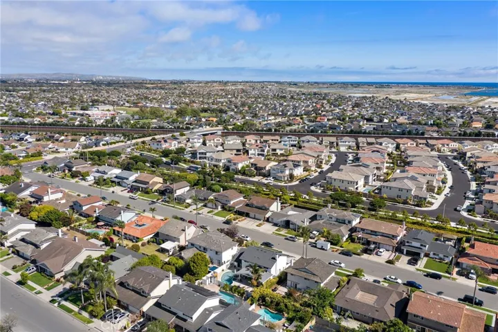 5341 Kenilworth Drive, Huntington Beach, California 92649