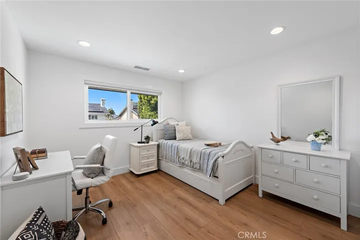 5341 Kenilworth Drive, Huntington Beach, California 92649