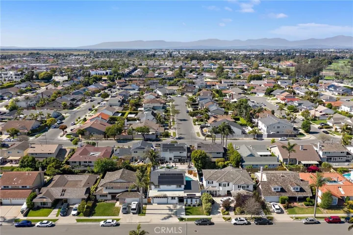 5341 Kenilworth Drive, Huntington Beach, California 92649