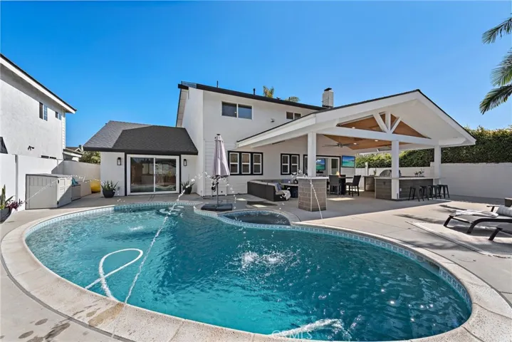 5341 Kenilworth Drive, Huntington Beach, California 92649