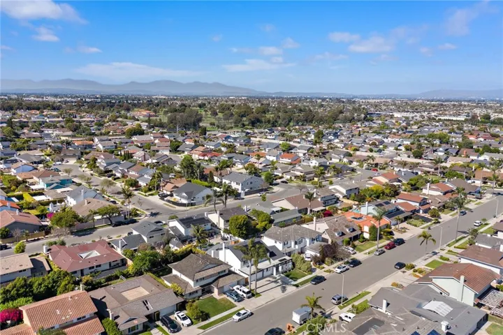 5341 Kenilworth Drive, Huntington Beach, California 92649