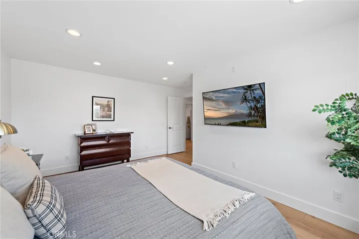 5341 Kenilworth Drive, Huntington Beach, California 92649