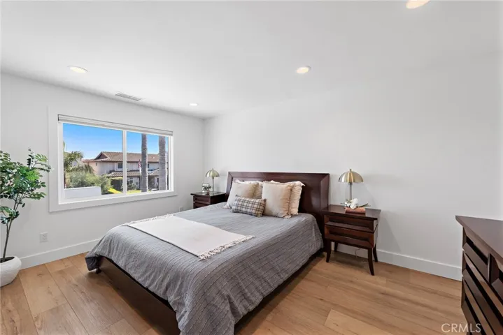 5341 Kenilworth Drive, Huntington Beach, California 92649