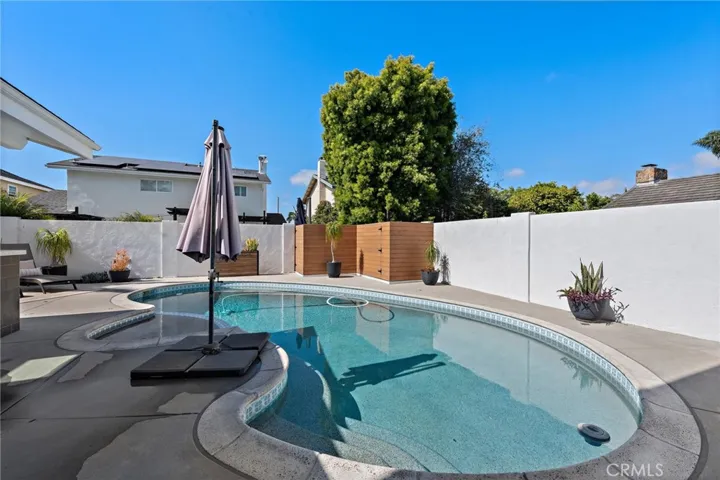 5341 Kenilworth Drive, Huntington Beach, California 92649
