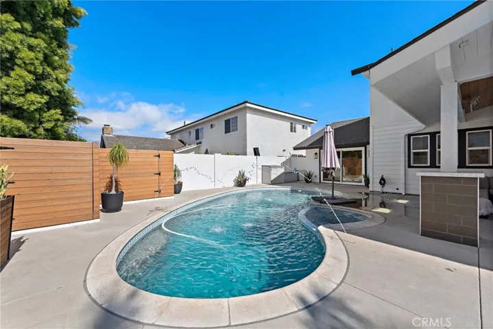 5341 Kenilworth Drive, Huntington Beach, California 92649