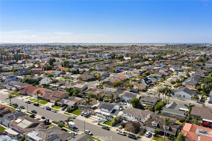 5341 Kenilworth Drive, Huntington Beach, California 92649