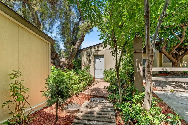 Unit D, Exterior