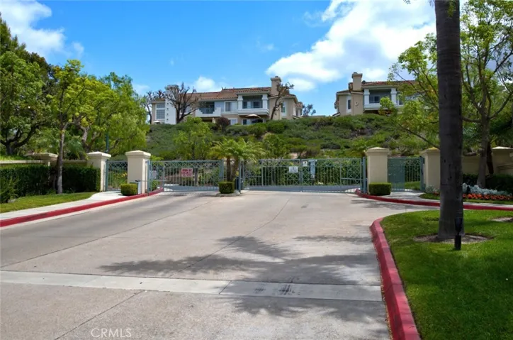 1042 S Sundance Drive, Anaheim Hills, California 92808
