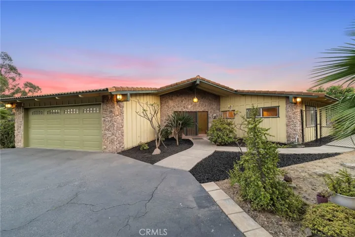 2447 Helen Road, Fallbrook, California 92028