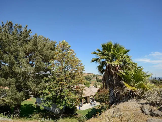 5523 Eveningside Lane, Jurupa Valley, California 92509