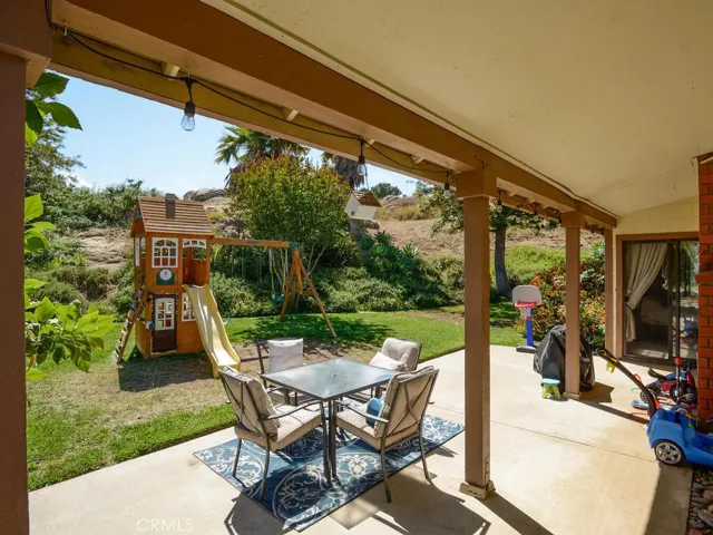 5523 Eveningside Lane, Jurupa Valley, California 92509