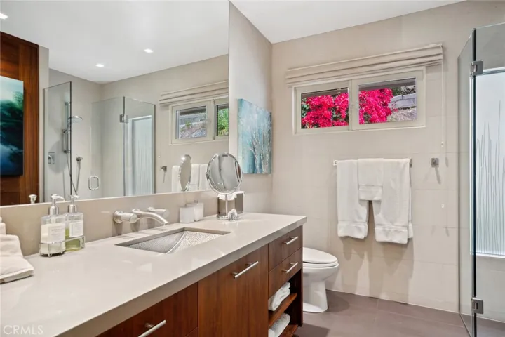 Guest suite bathroom