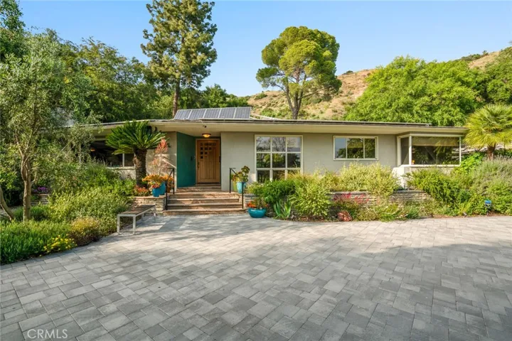 1670 Arboles Drive, Glendale, California 91207