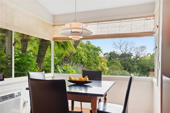 Breakfast room
