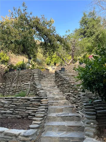 1670 Arboles Drive, Glendale, California 91207