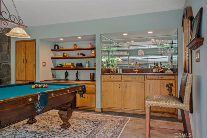 Wet bar/refrig/ice maker