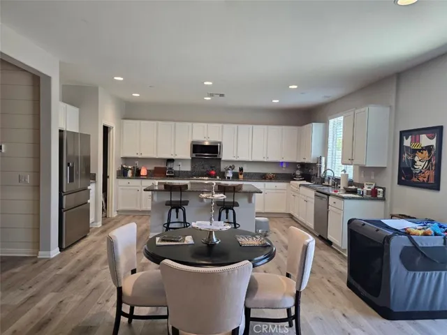 30628 Hollybrooke Lane, Murrieta, California 92563