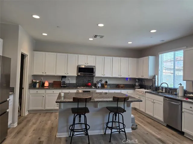 30628 Hollybrooke Lane, Murrieta, California 92563