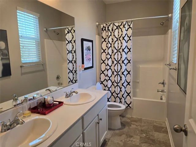 30628 Hollybrooke Lane, Murrieta, California 92563